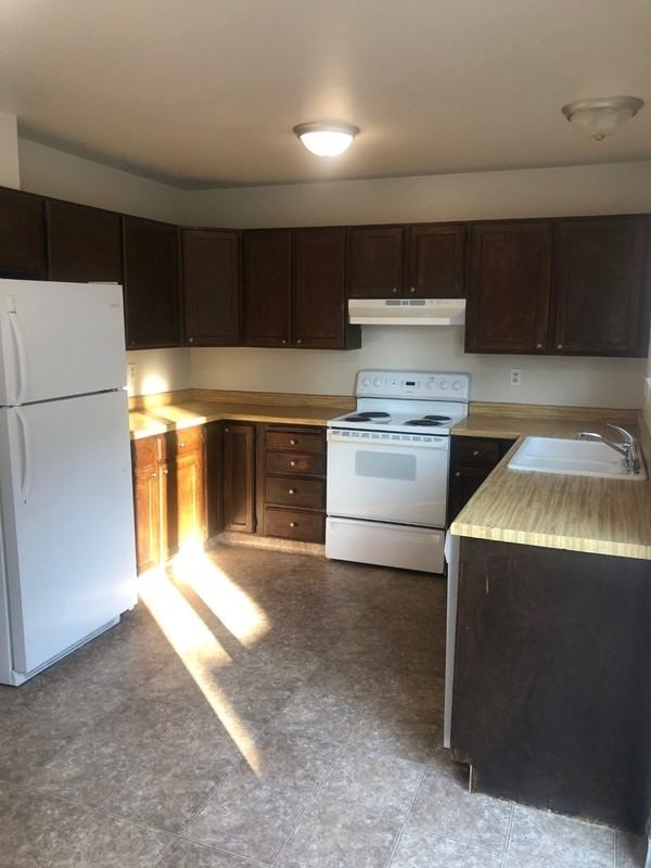 3154 S Eugenia Pl - Photo 2 of 6