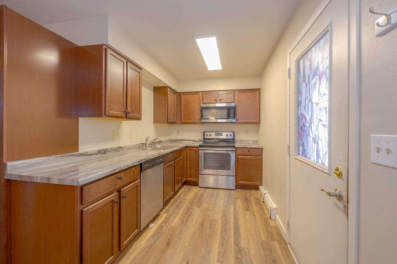 836 Vine Ave #F - Photo 2 of 15