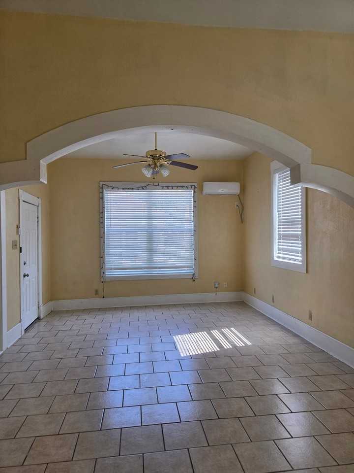 121 Hess St #1 - Photo 2 of 11