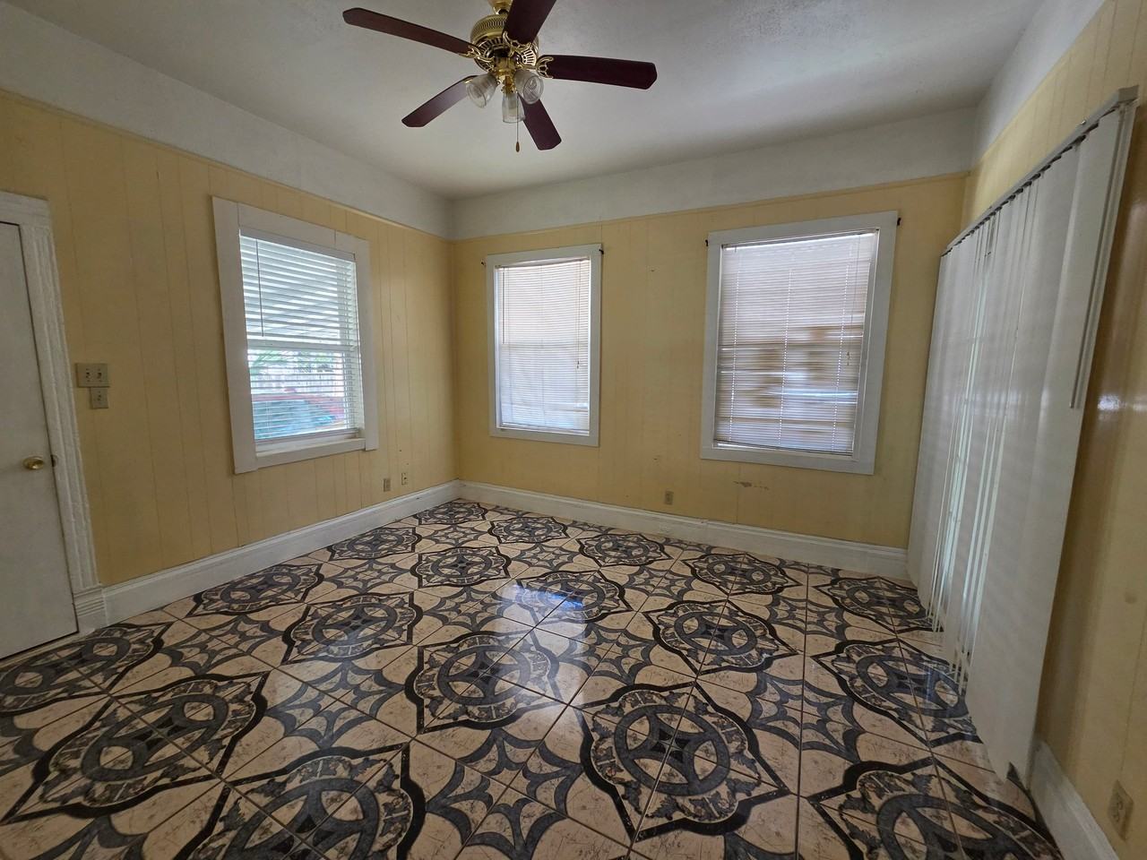 121 Hess St #1 - Photo 7 of 11