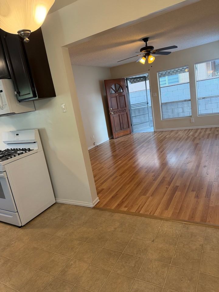 508 E Valencia Ave - Photo 4 of 11