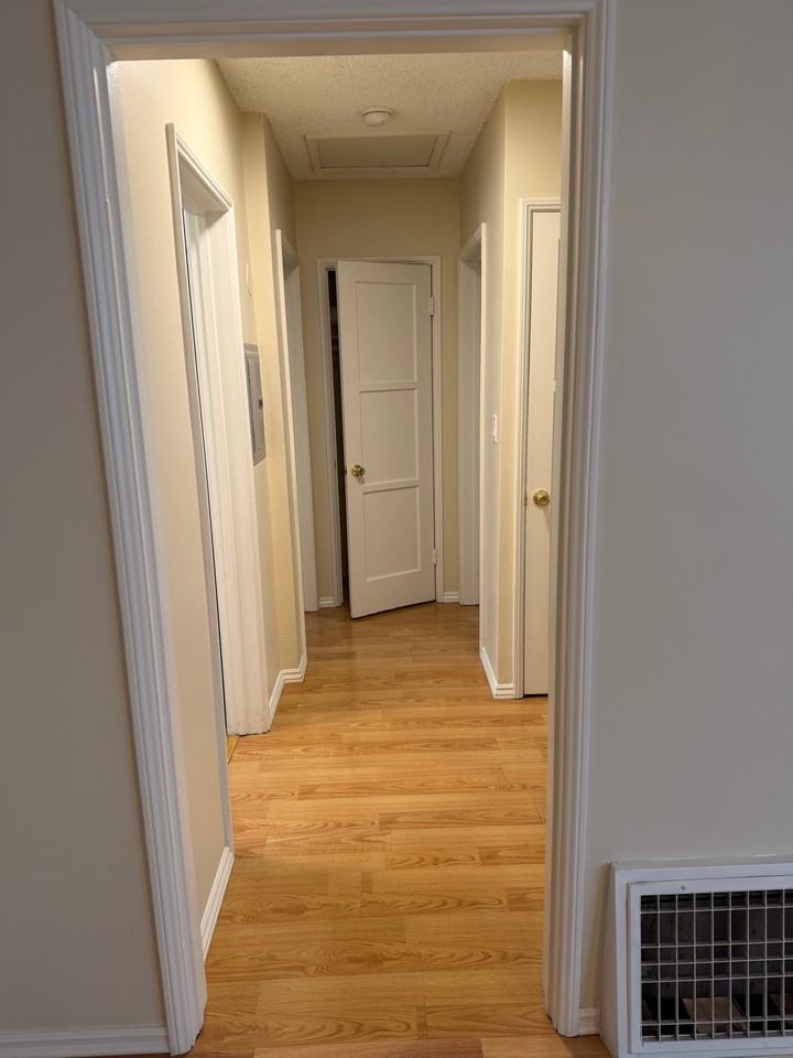 508 E Valencia Ave - Photo 7 of 11