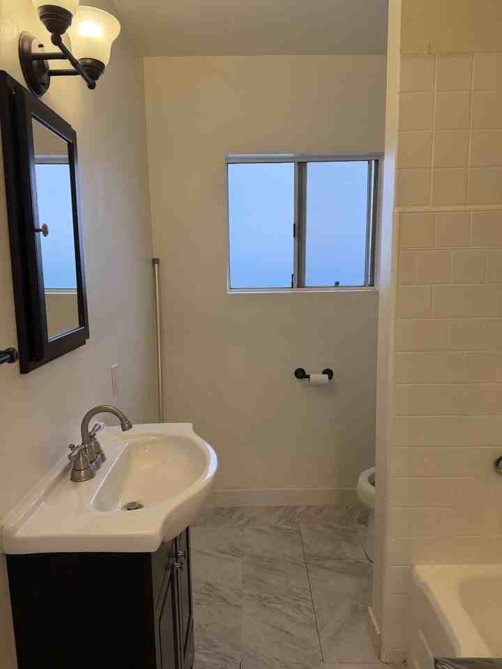 508 E Valencia Ave - Photo 7 of 12
