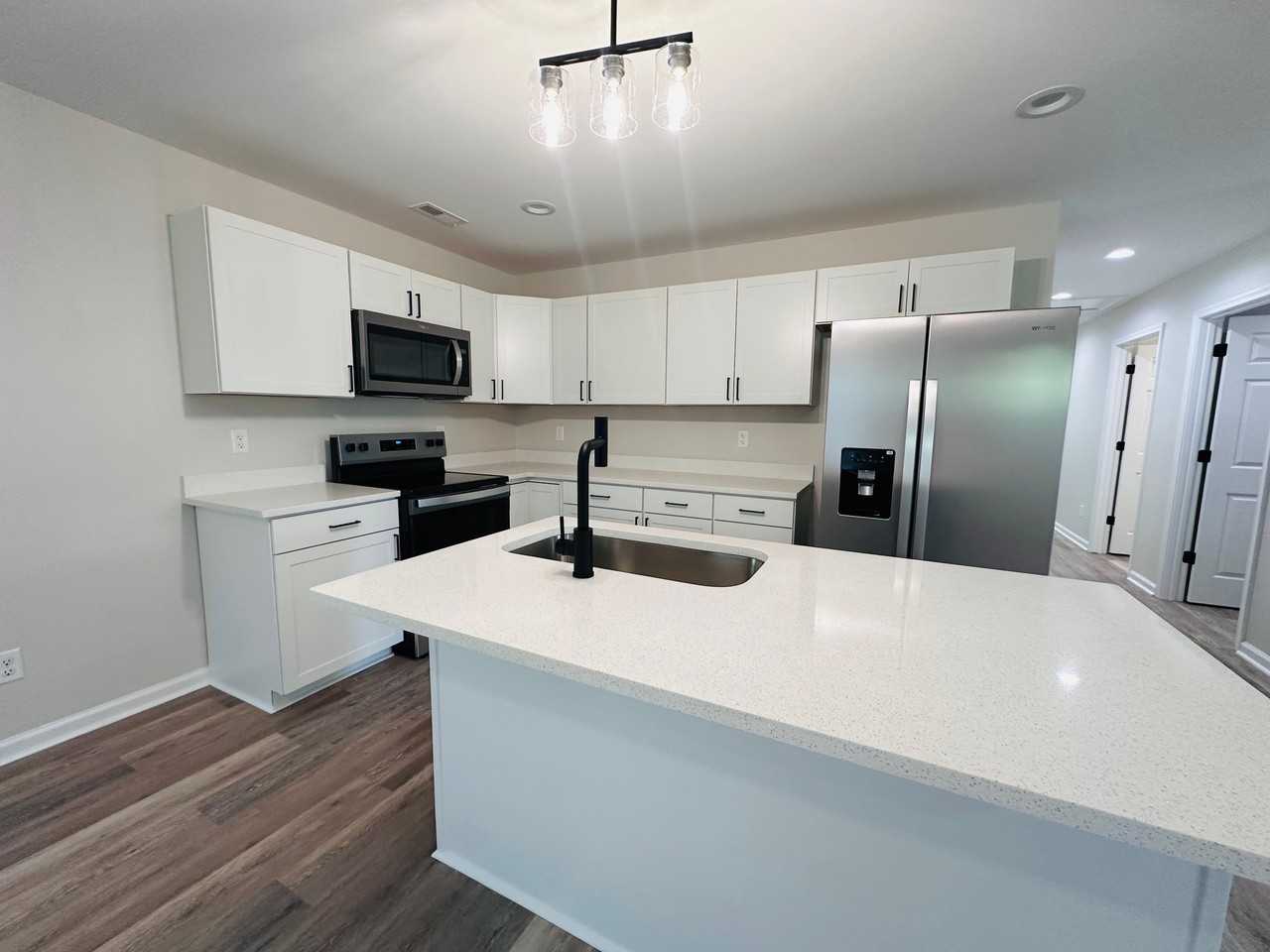 1023 Knight St - Photo 6 of 21