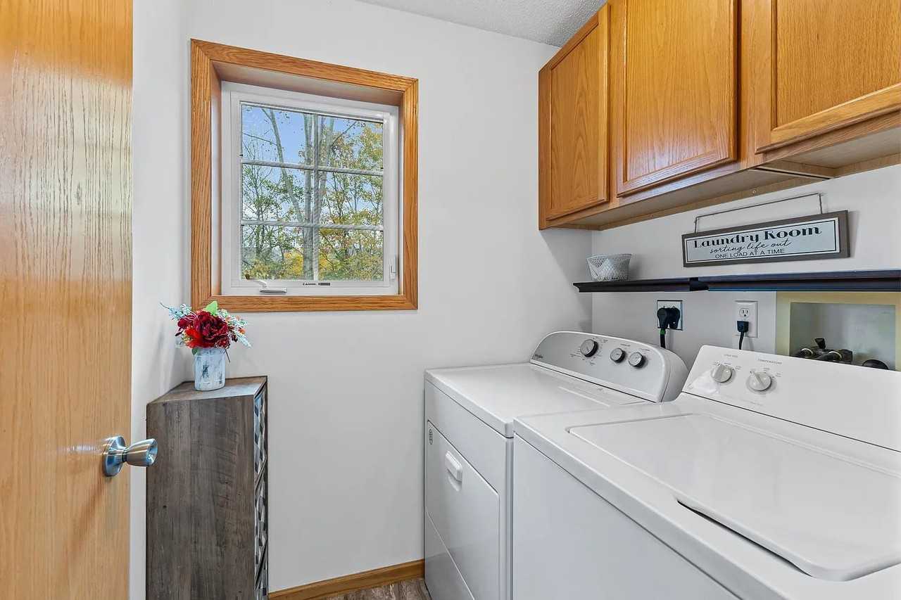 10783 Tamarack Cir Nw - Photo 3 of 8