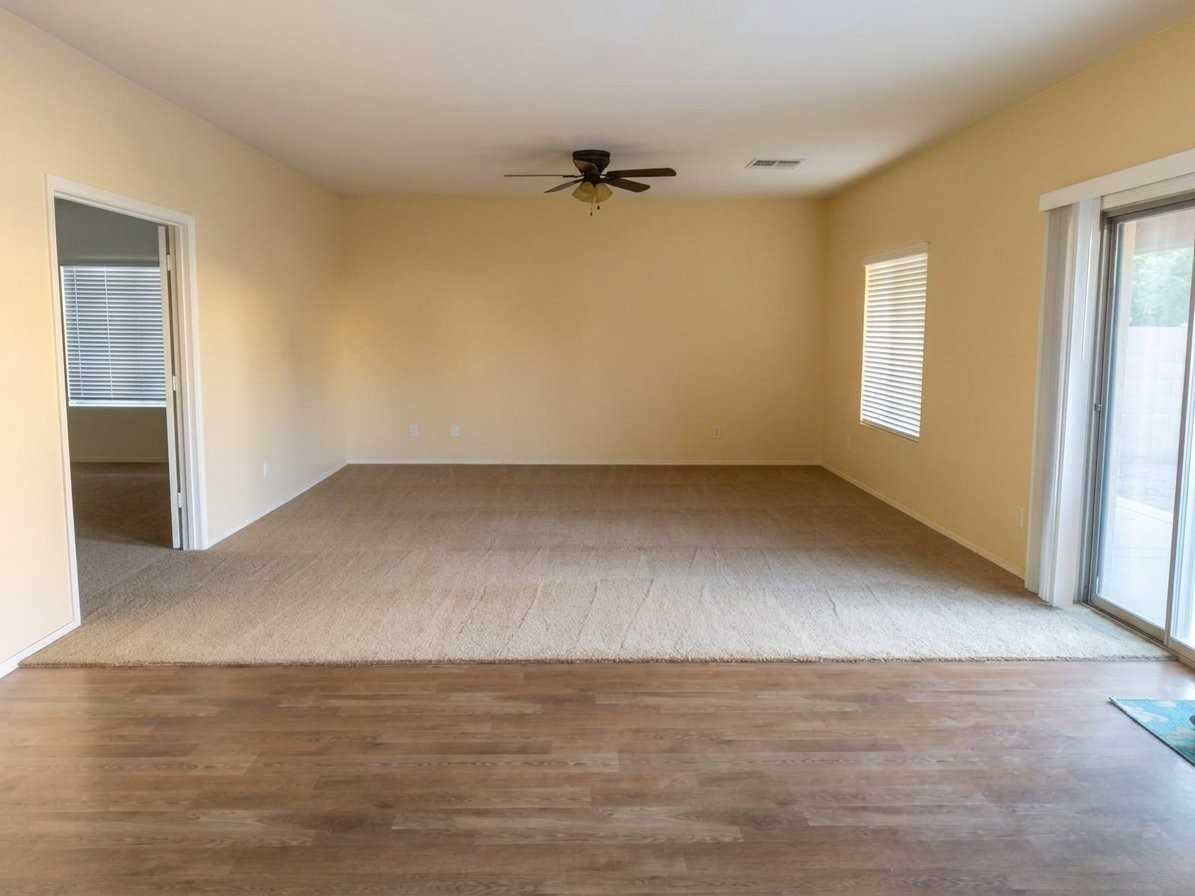 37189 W Leonessa Ave - Photo 4 of 12