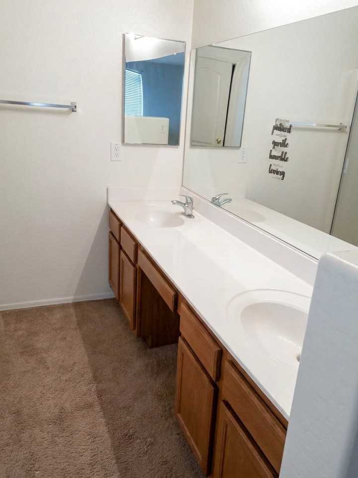 37189 W Leonessa Ave - Photo 6 of 12