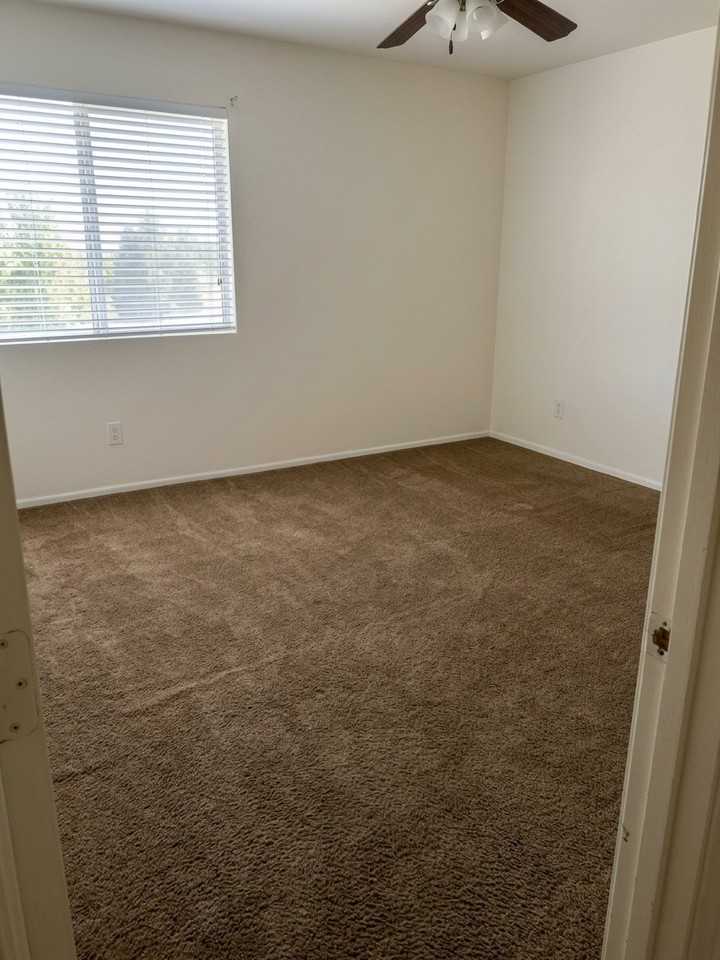 37189 W Leonessa Ave - Photo 7 of 12