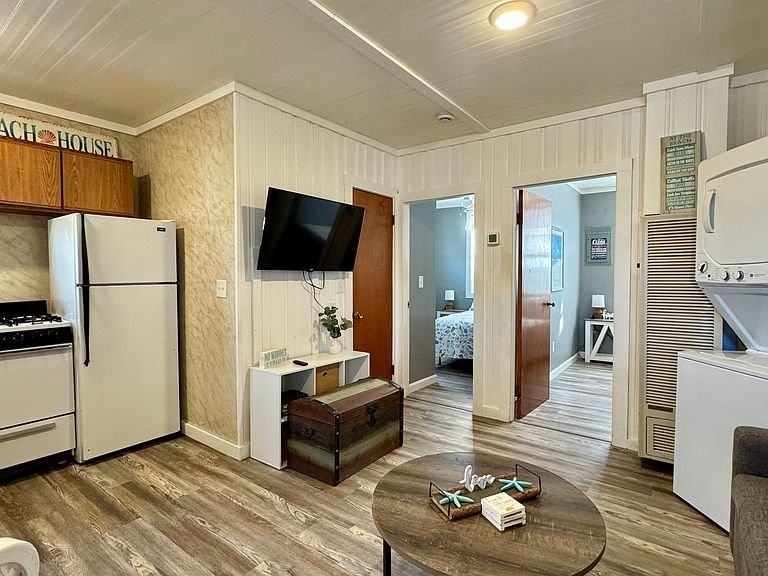 19 Auburn Ave #19 - Photo 3 of 10