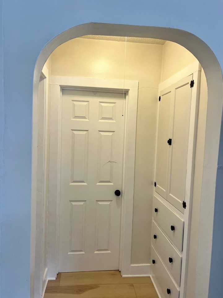 112 Guy St - Photo 5 of 10