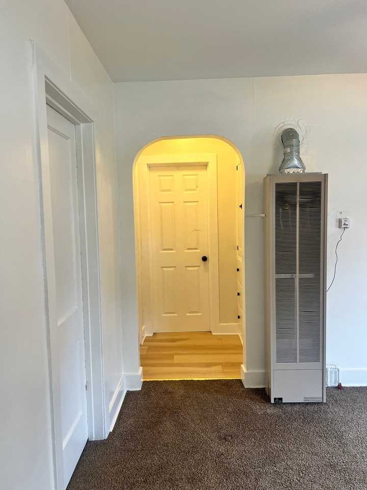 112 Guy St - Photo 6 of 10