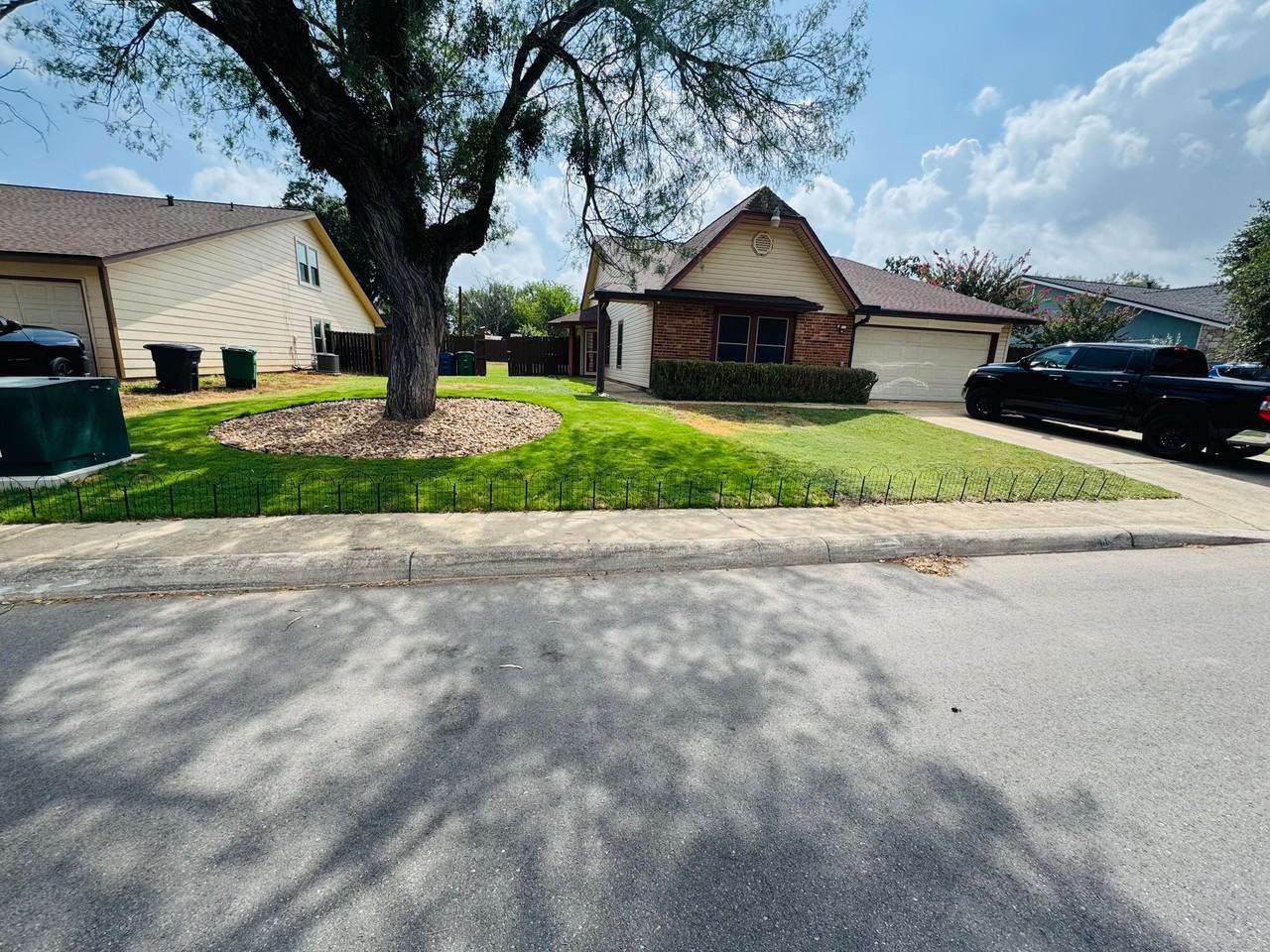 906 Fillmore Dr - Photo 2 of 17
