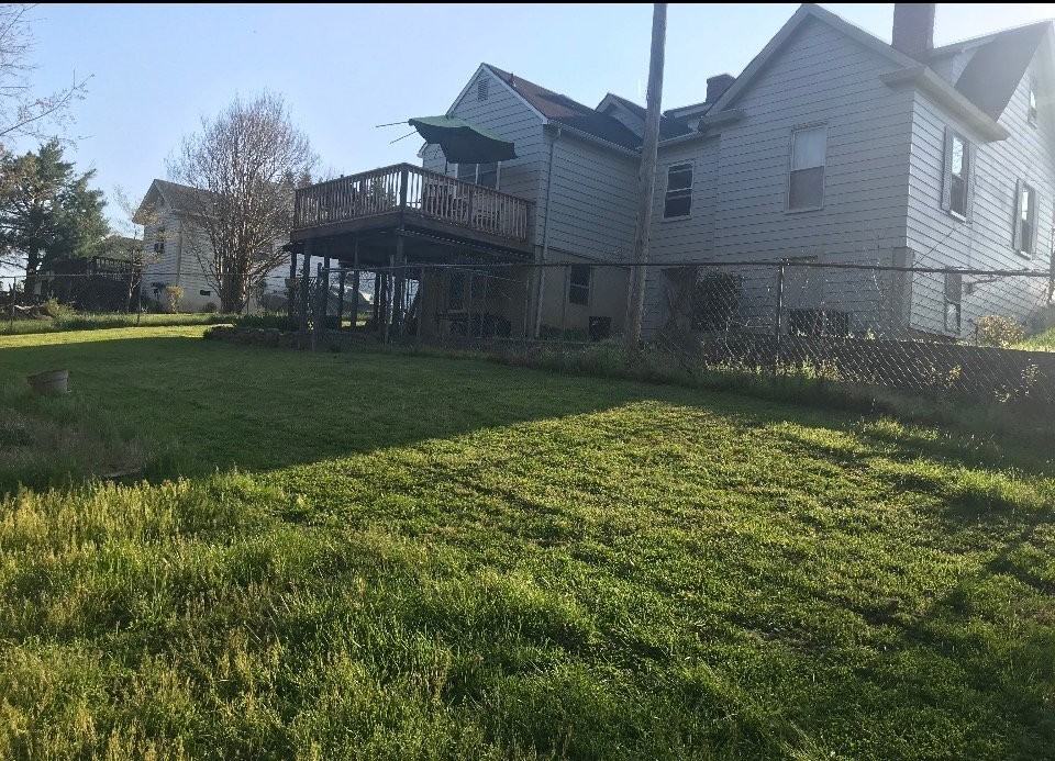 160 Locust Ln - Photo 3 of 6