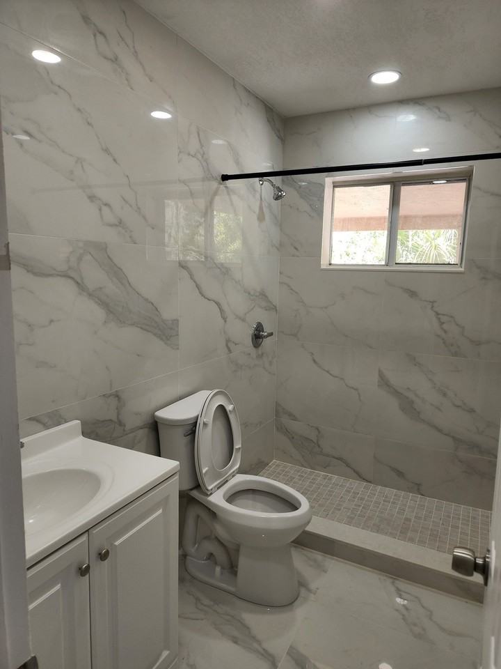 1225 Ne 138th St #1225 - Photo 2 of 8