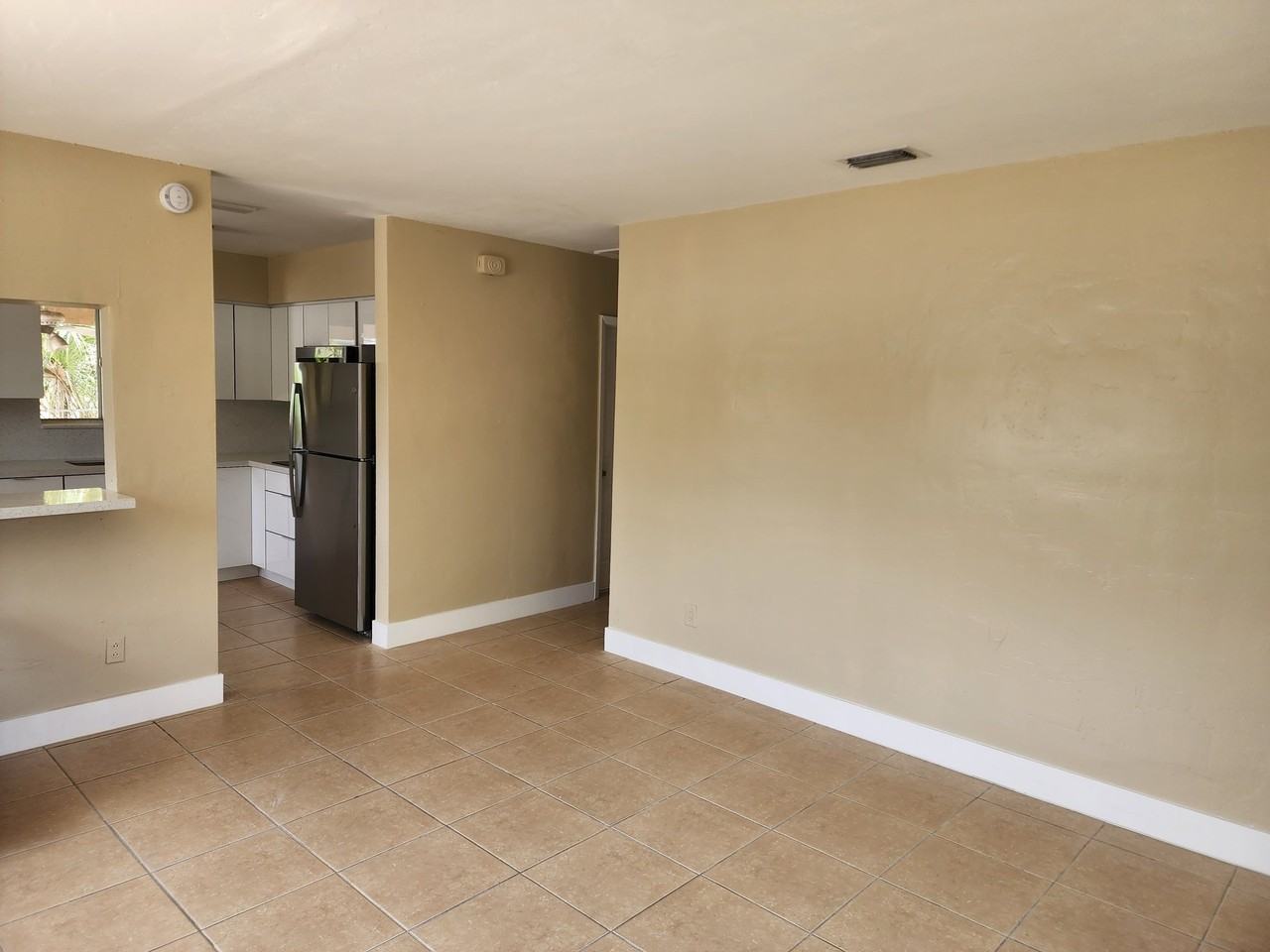 1225 Ne 138th St #1225 - Photo 3 of 8