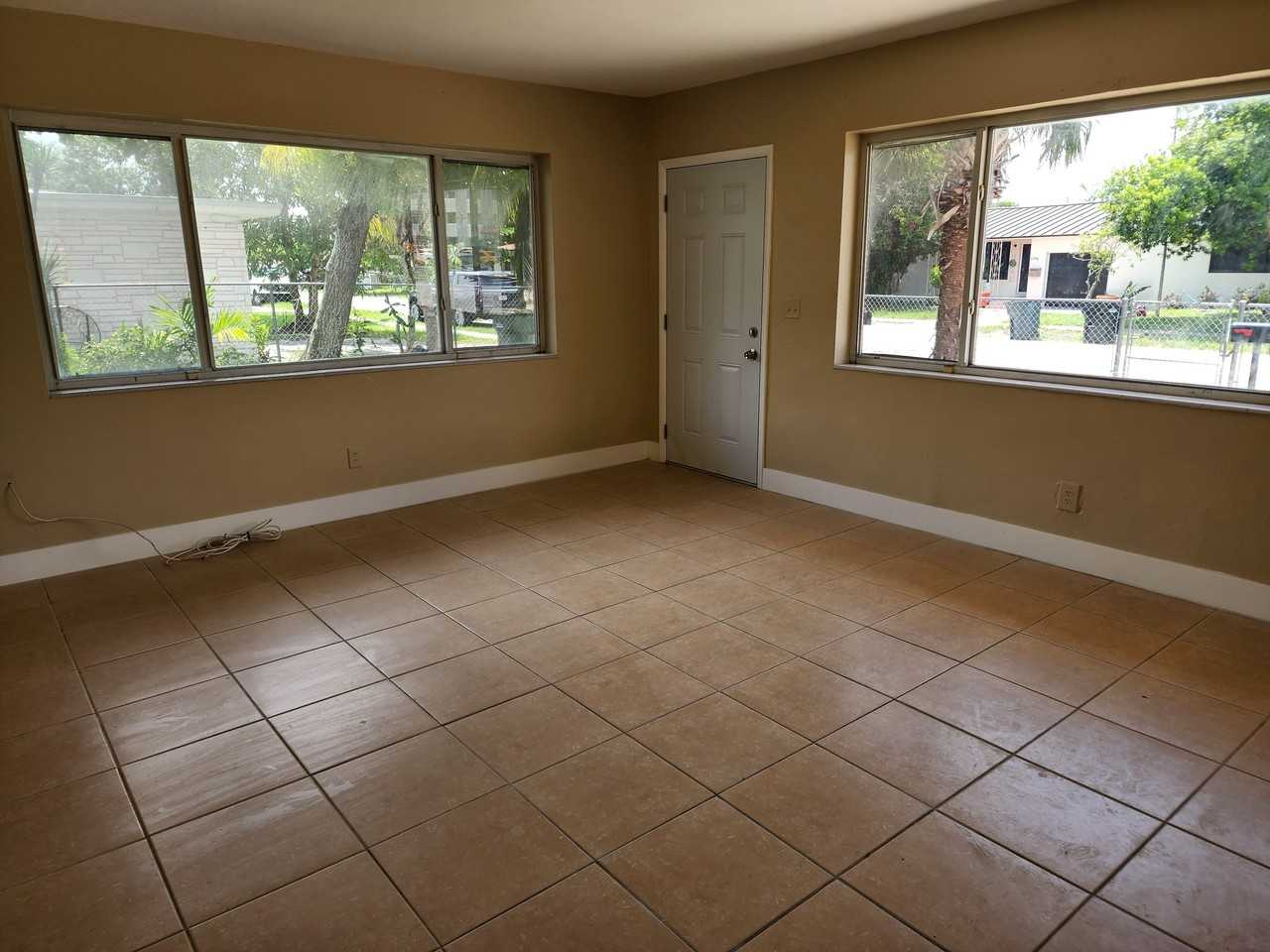 1225 Ne 138th St #1225 - Photo 6 of 8