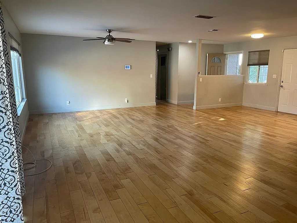 279 Lisawood Dr - Photo 6 of 20
