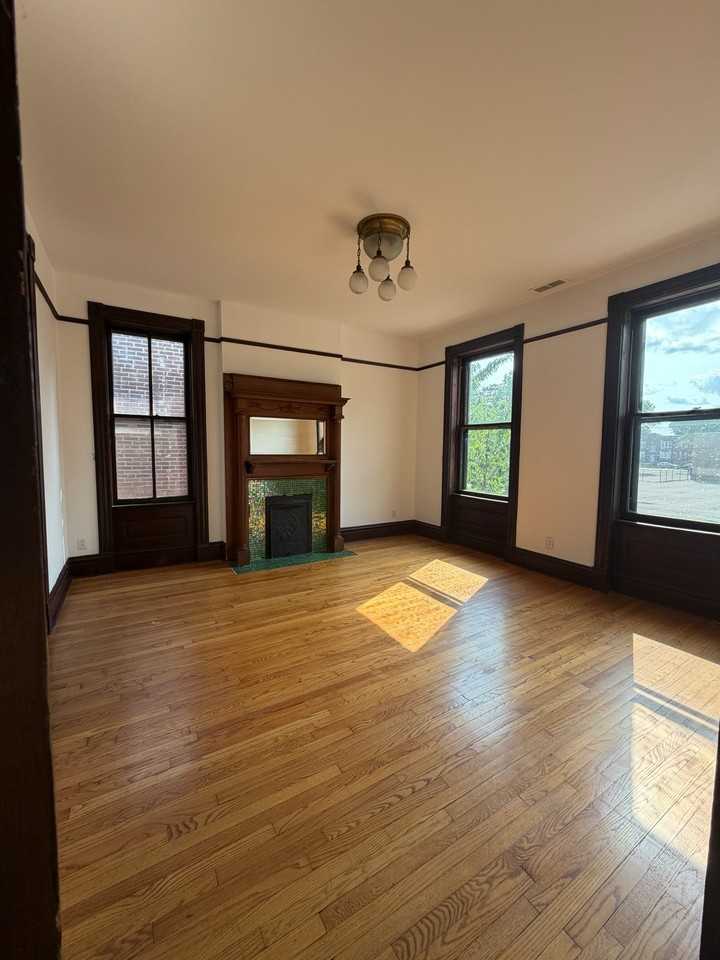 2314A Louisiana Ave #2FL - Photo 3 of 17