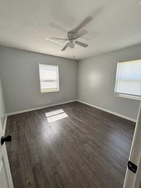 35 W 11th St - Photo 5 of 11