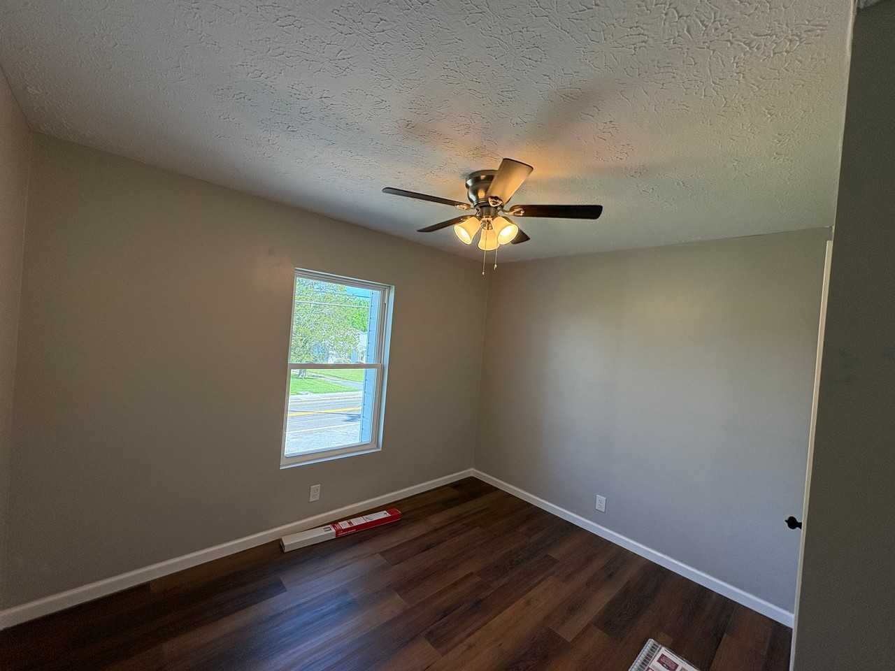 3302 Tazewell Pike #A4 - Photo 4 of 6
