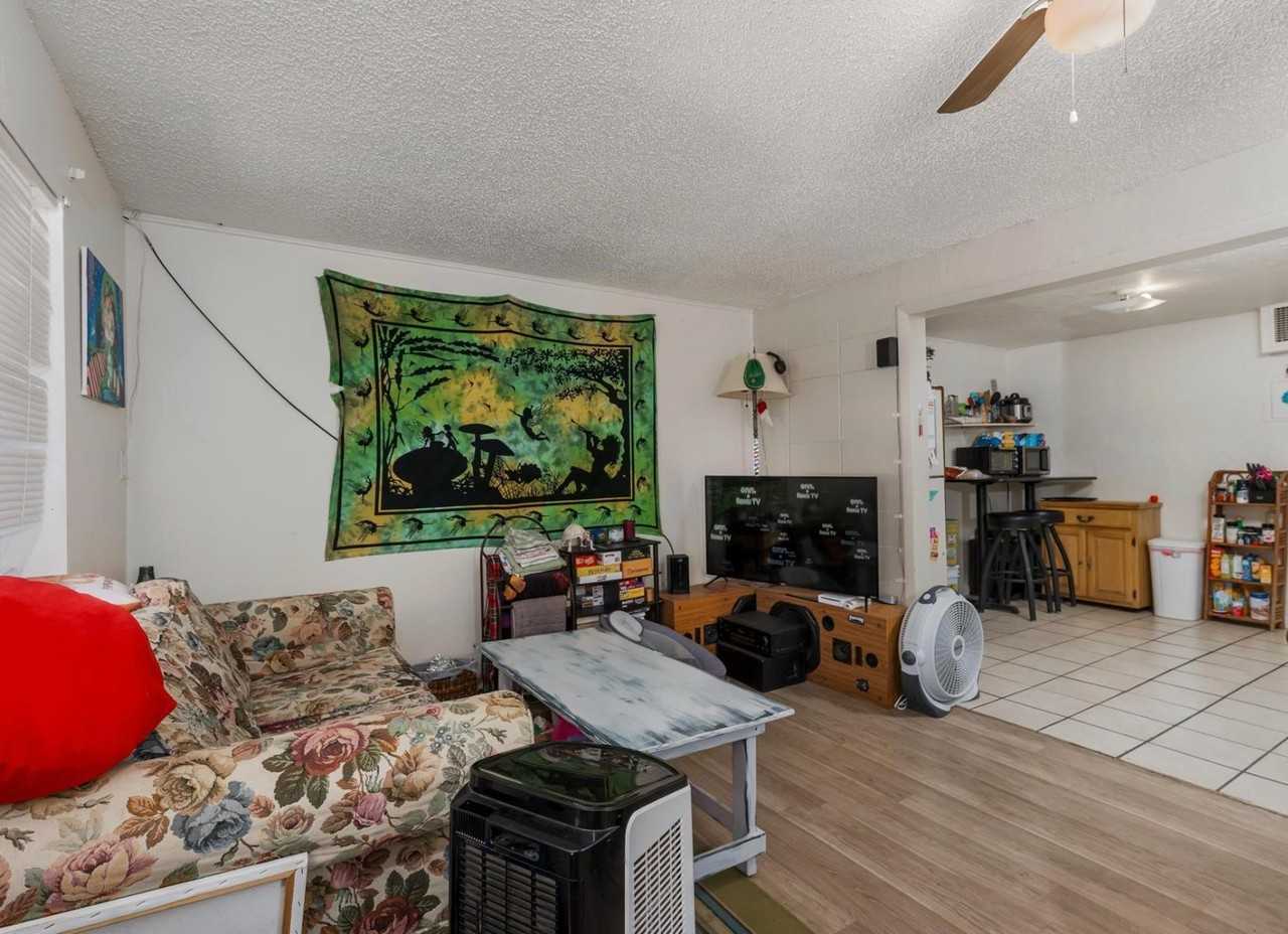 470 Burns Ave #5 - Photo 4 of 6