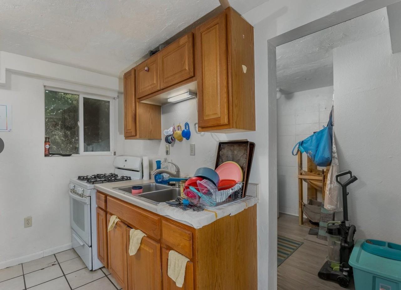 470 Burns Ave #5 - Photo 6 of 6