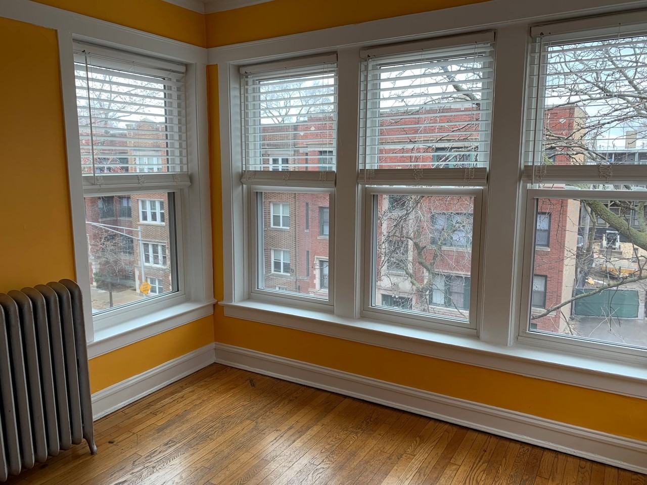 1470 W Winnemac Ave #3 - Photo 6 of 20