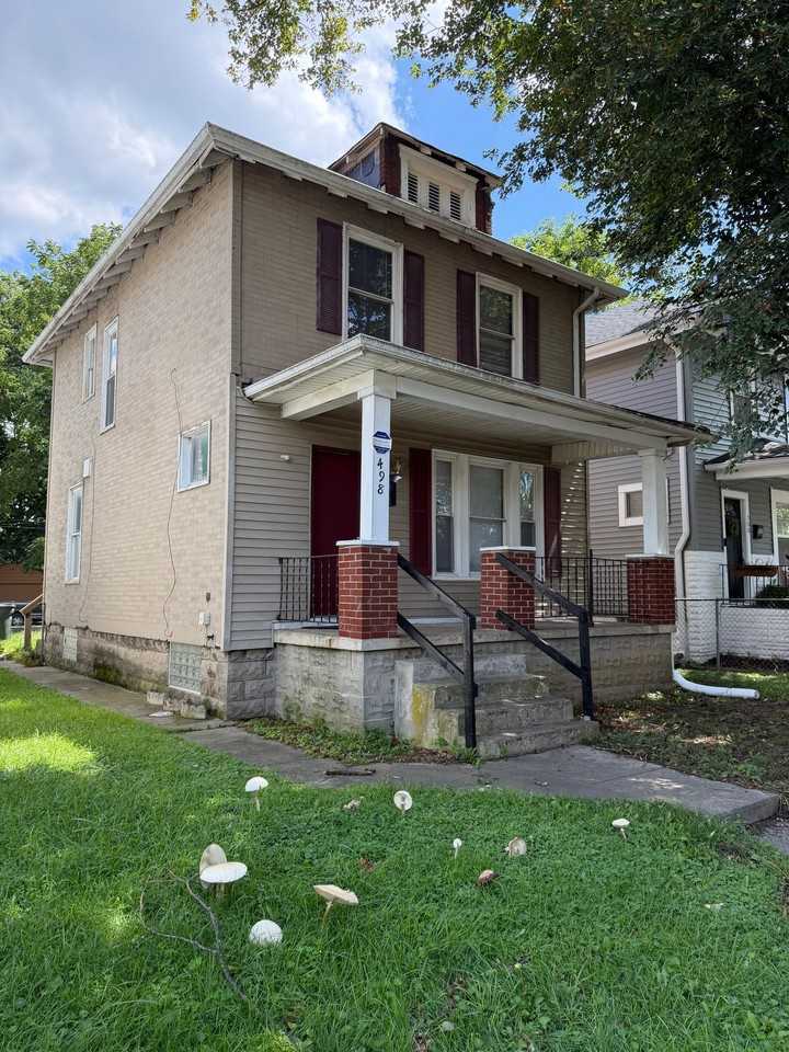 498 S Warren Ave - Photo 2 of 12