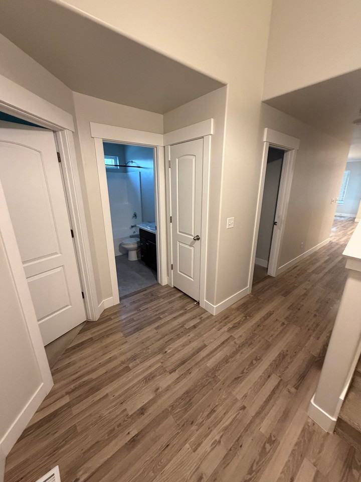 136 E Gilbert Peak Way #1 - Photo 2 of 19