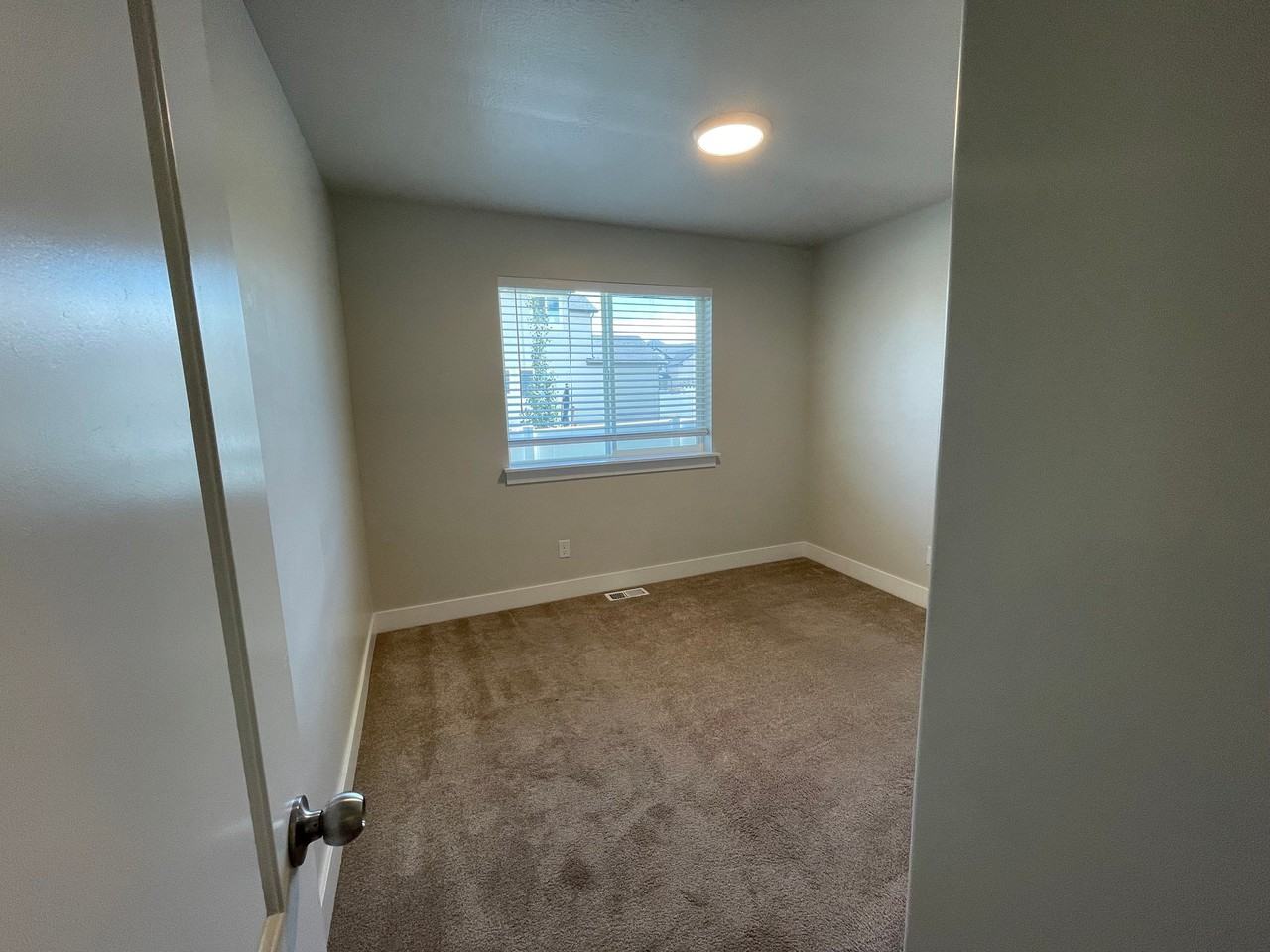 136 E Gilbert Peak Way #1 - Photo 4 of 19