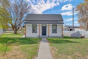 featured image of 399 W Pacific Dr