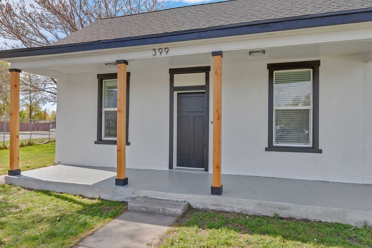 399 W Pacific Dr - Photo 2 of 19