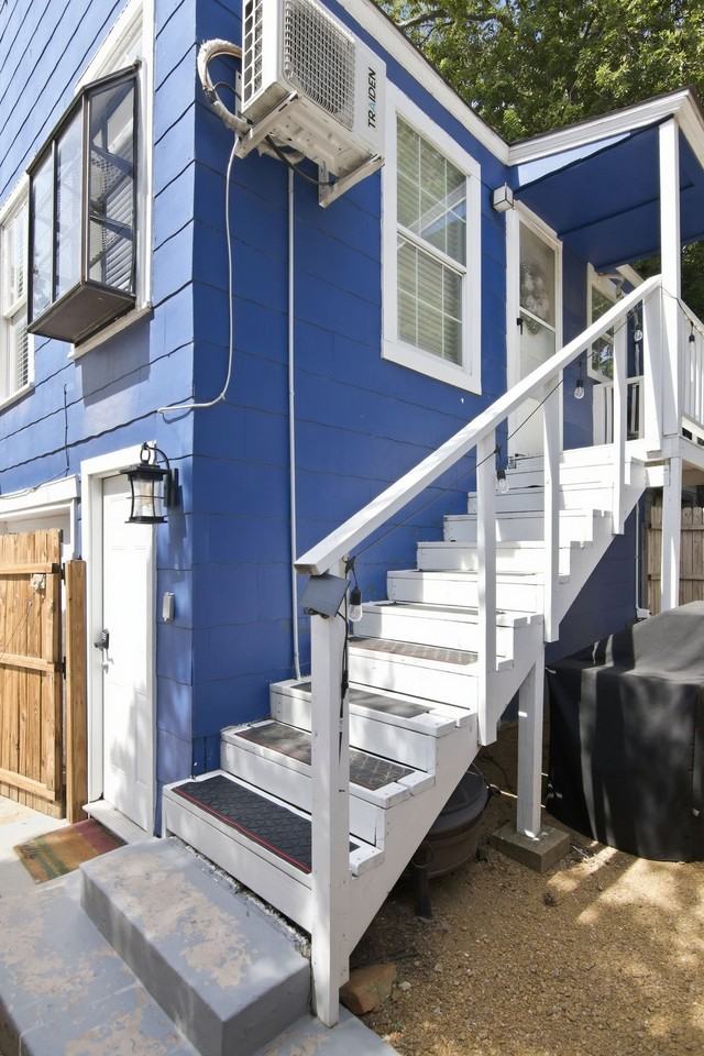 908 Haskell St - Photo 2 of 16