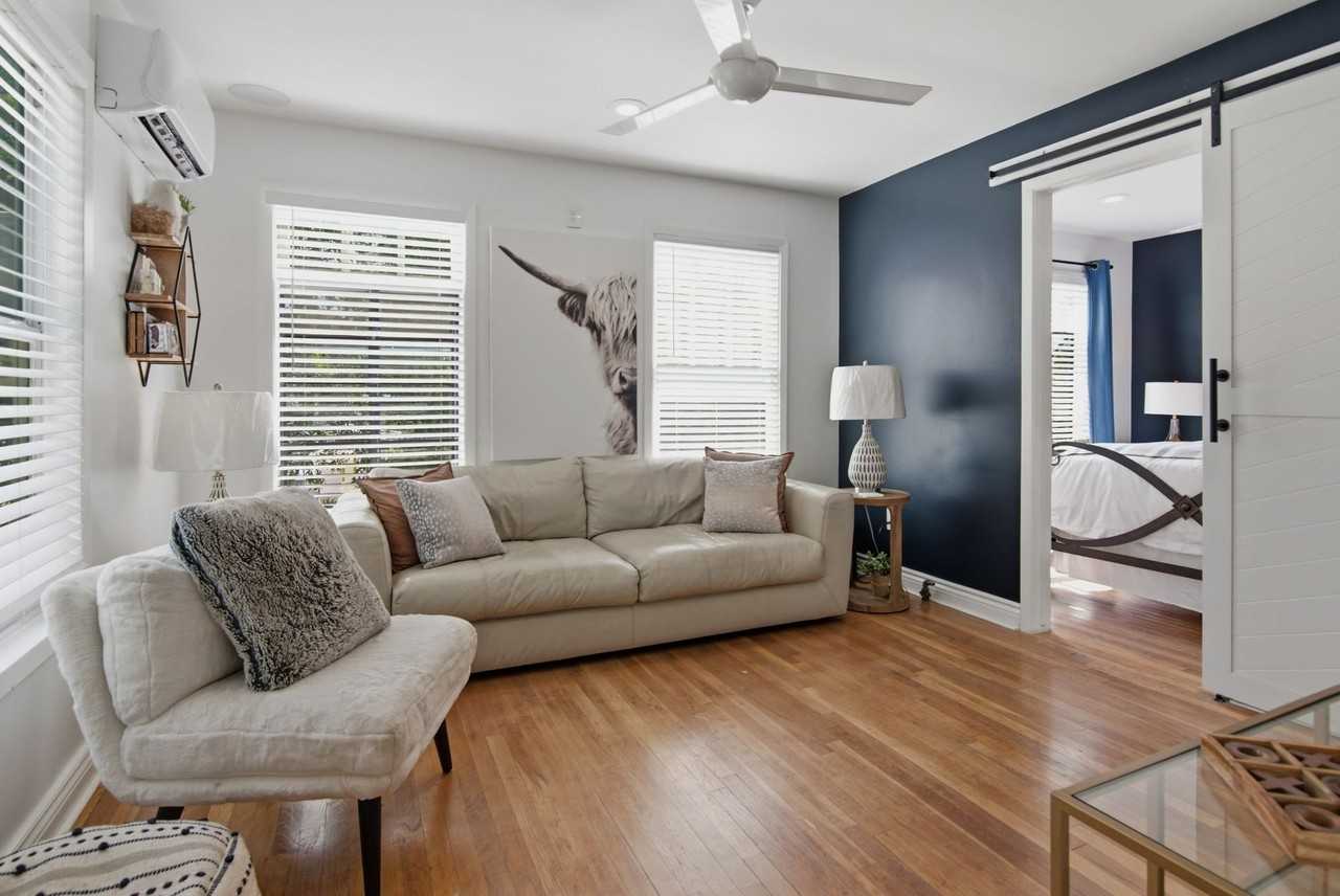 908 Haskell St - Photo 4 of 16