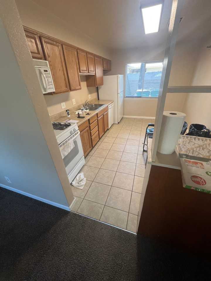 2108 W Mendocino Ave - Photo 2 of 7