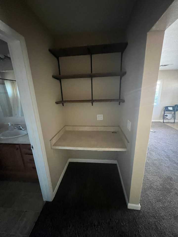 2108 W Mendocino Ave - Photo 3 of 7