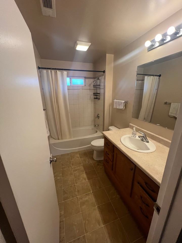 2108 W Mendocino Ave - Photo 4 of 7