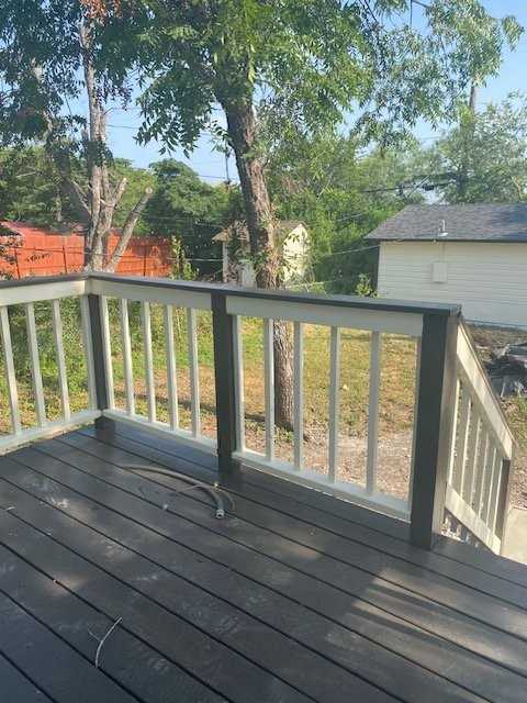 722 John Adams Dr - Photo 2 of 12