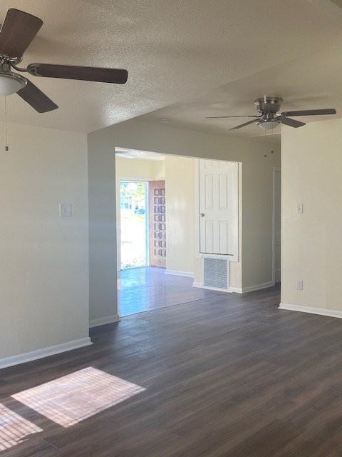722 John Adams Dr - Photo 4 of 12