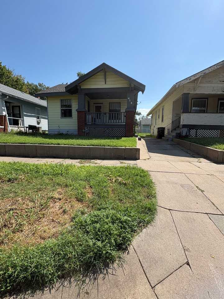 413 S Phillips Ave - Photo 2 of 16