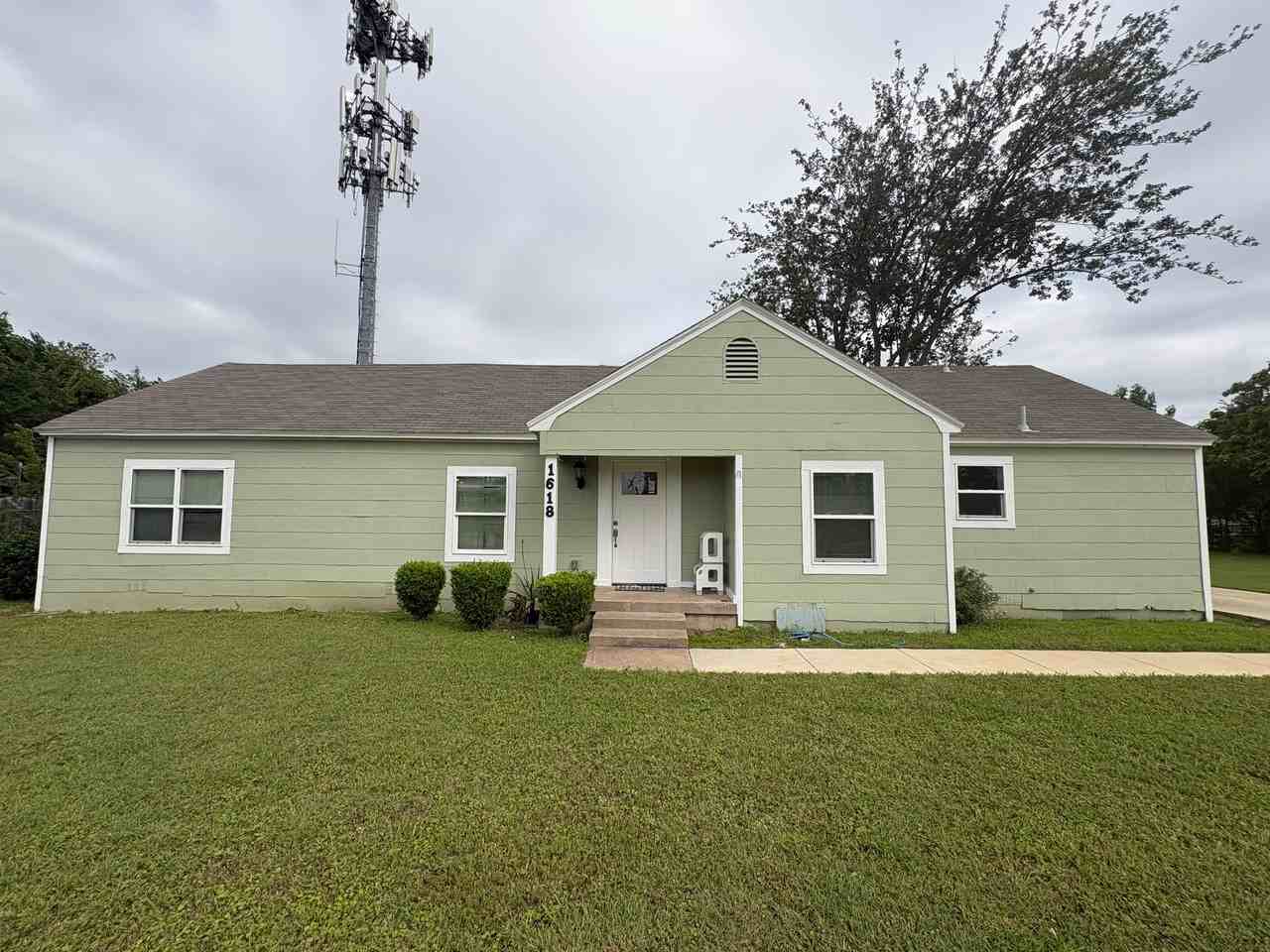 1618 Bruce Dr #MAIN - Photo 2 of 21