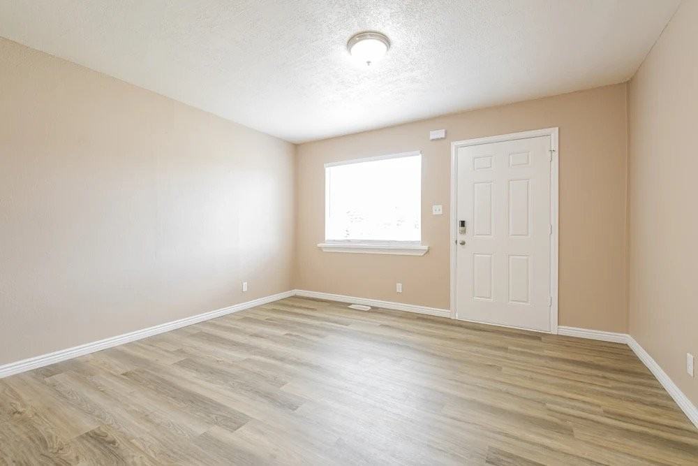 7677 Washington St - Photo 5 of 9