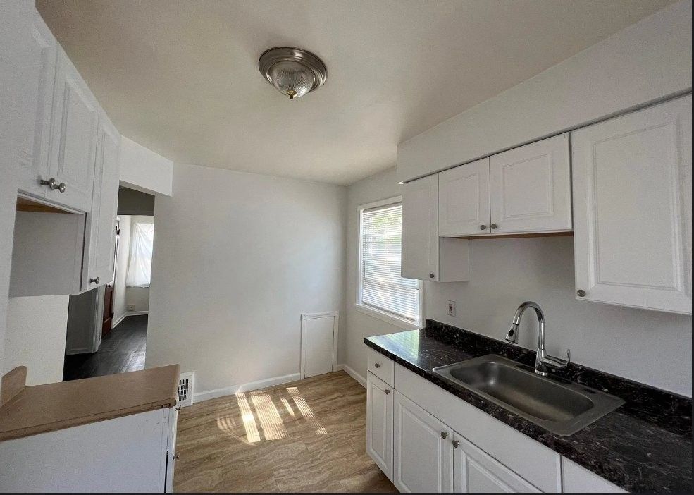 4701 W 149th St - Photo 4 of 9