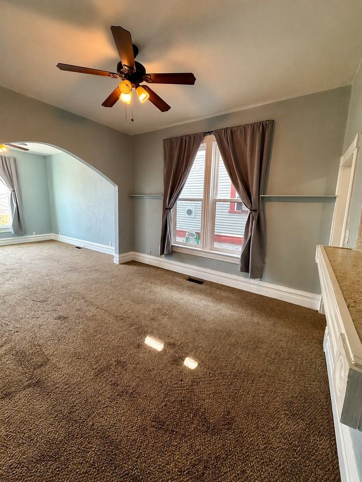 917 W Woolman St - Photo 6 of 19