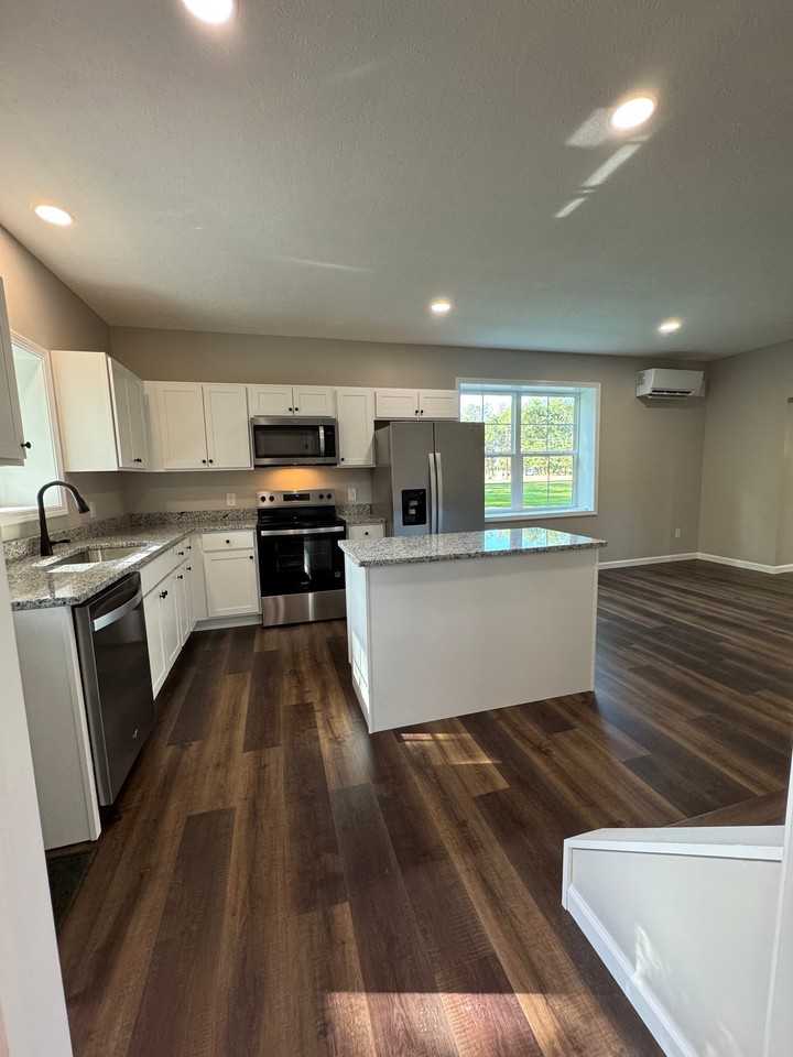 2 Center St - Photo 6 of 15
