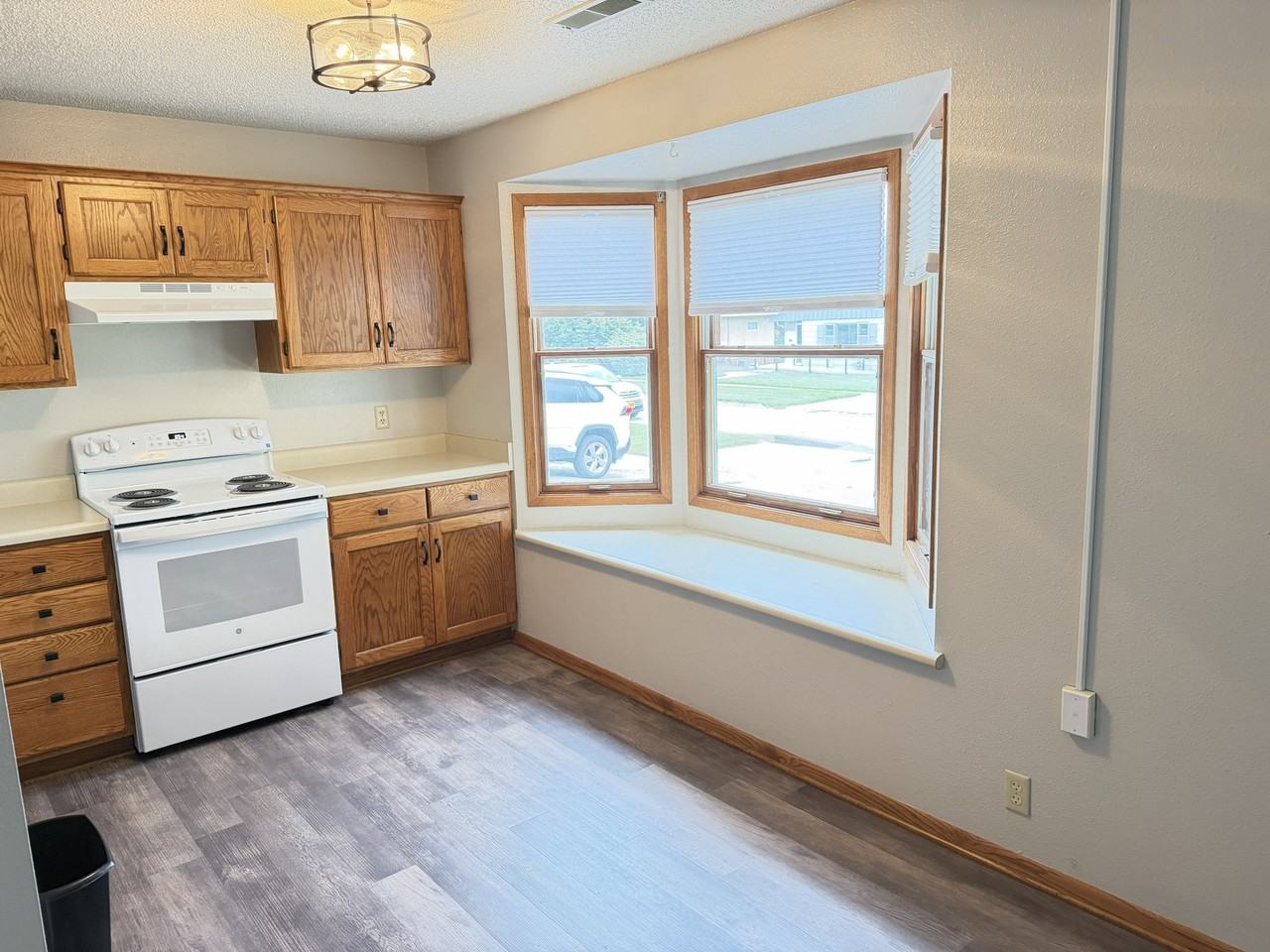 1114 Peace St #B - Photo 5 of 18