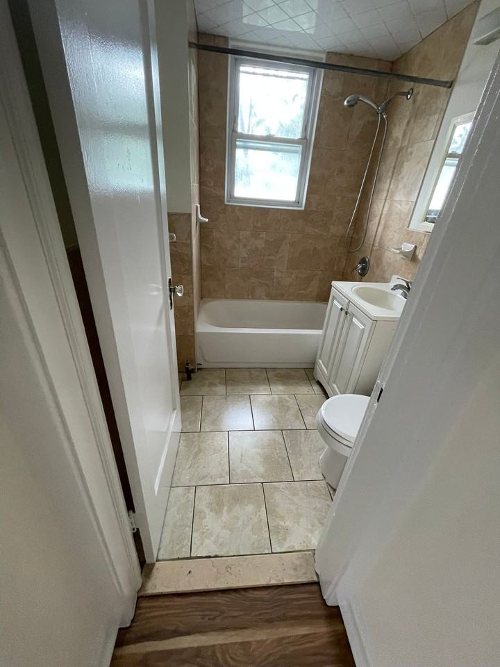 38 Feiner Pl #2R - Photo 2 of 18