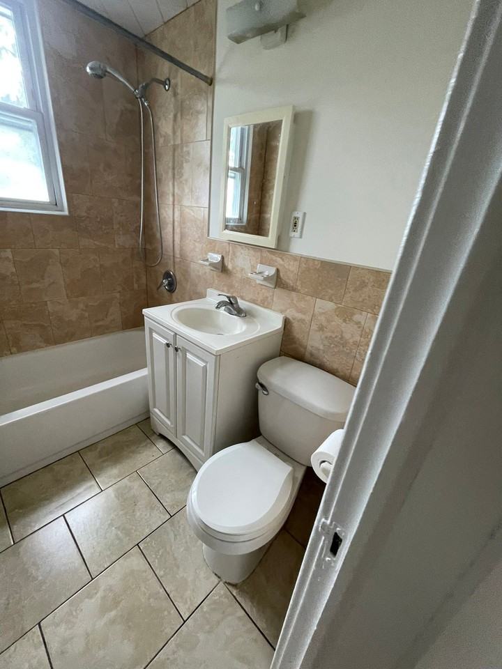 38 Feiner Pl #2R - Photo 3 of 18