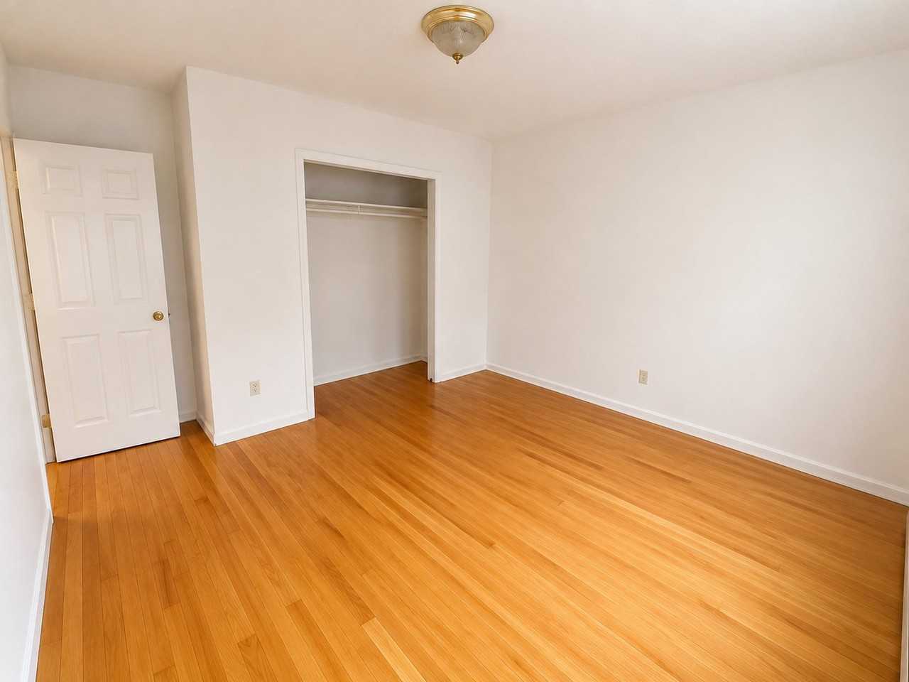 34 Merchants Ave #4 - Photo 5 of 7