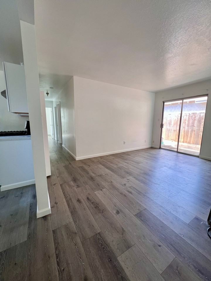3003 Radnor Way #2 - Photo 4 of 10